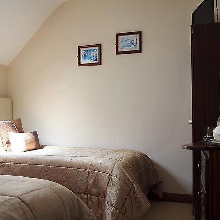 Woodview Lodge B&B Breaffy エクステリア 写真