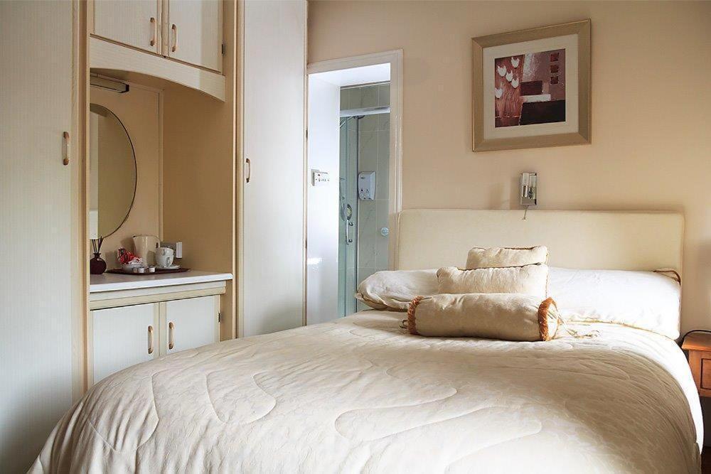 Woodview Lodge B&B Breaffy エクステリア 写真